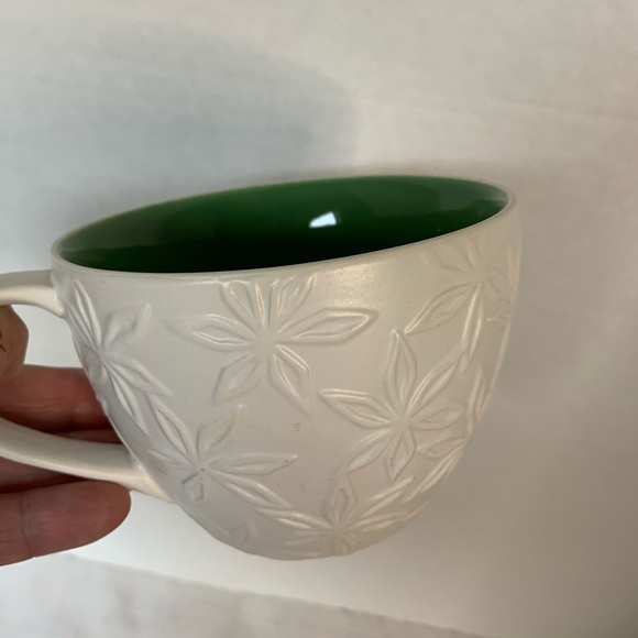 STARBUCKS | Embossed Holiday Cup - Picture 2 of 8